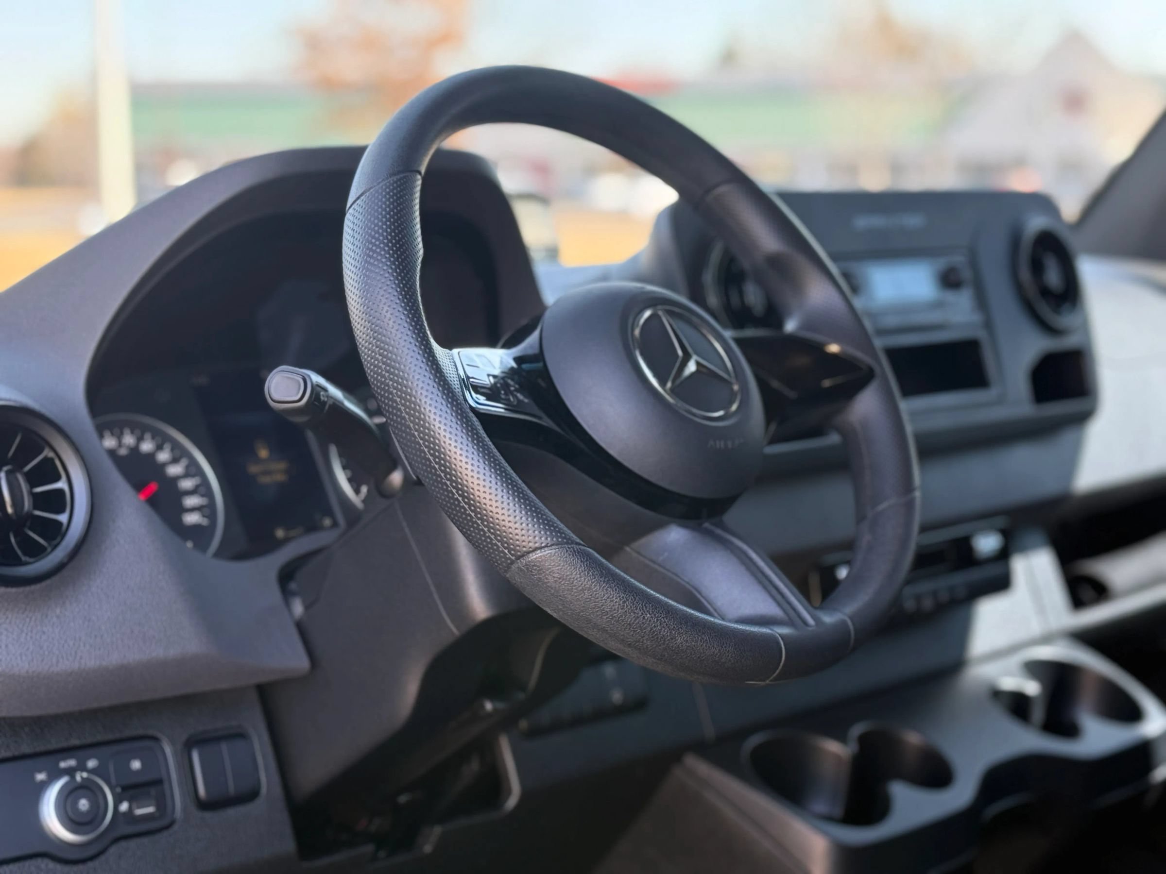 Used 2025 Mercedes-Benz Sprinter 2500 image 13