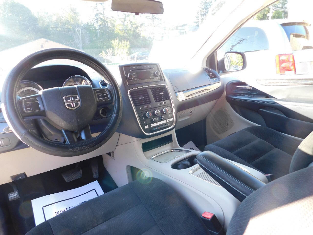 Used 2016 Dodge Grand Caravan SXT image 24