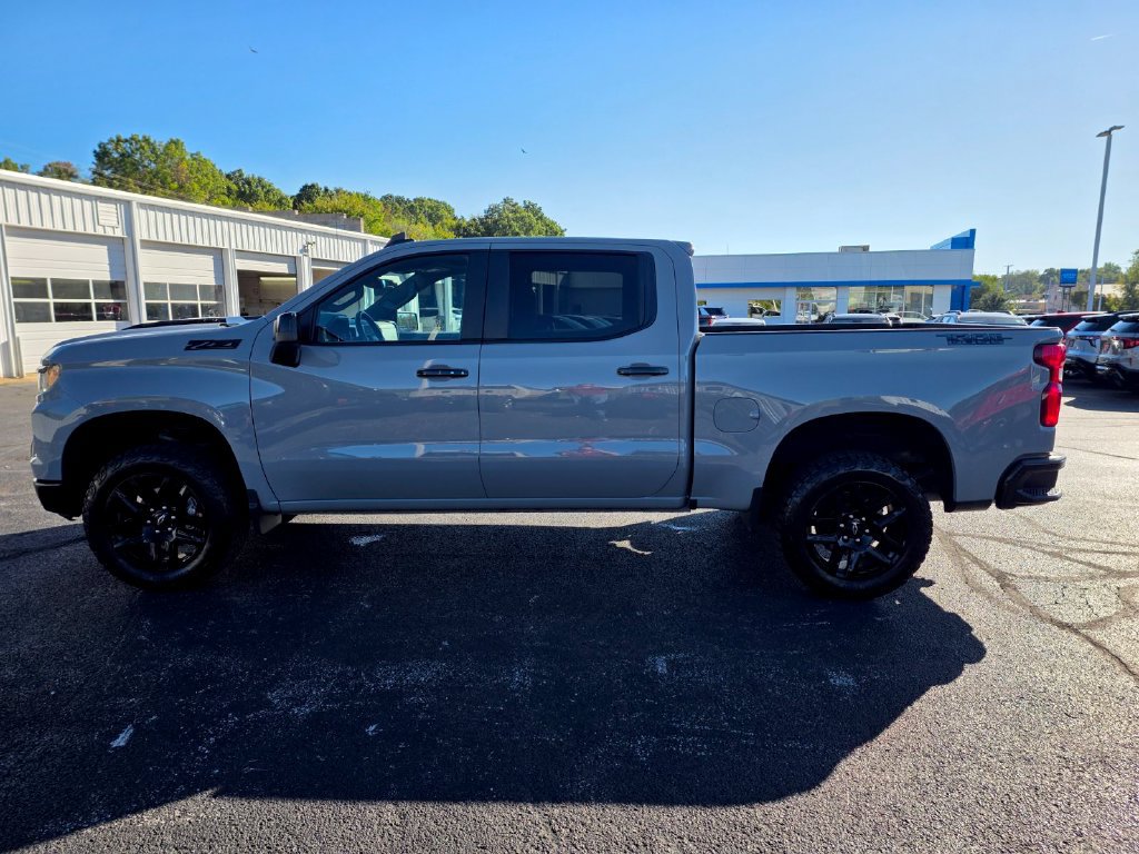 Used 2024 Chevrolet Silverado 1500 LT Trail Boss w/ Convenience Package II AWD/4WD image 5