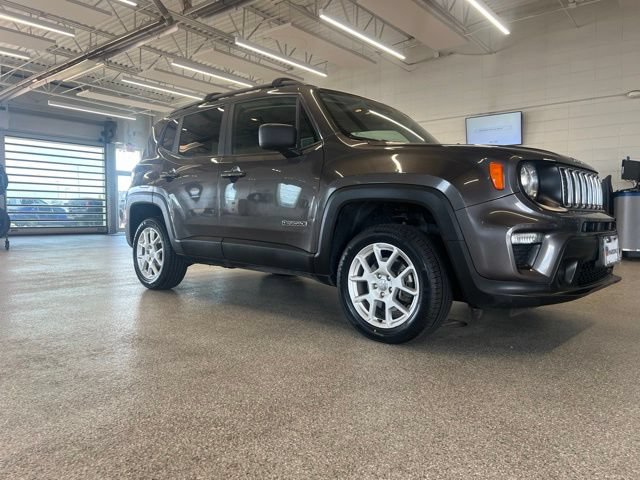 Used 2020 Jeep Renegade Sport w/ Sport Appearance Group AWD/4WD image 3