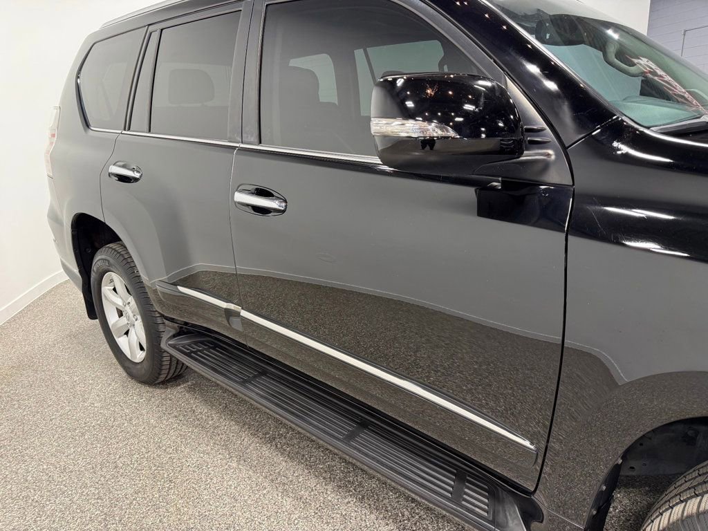 Used 2016 Lexus GX 460 w/ Navigation Package image 5