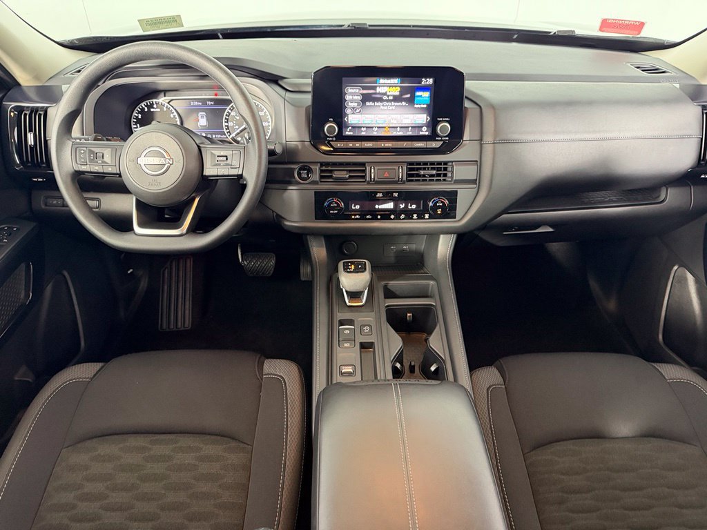 Used 2025 Nissan Pathfinder S FWD image 13