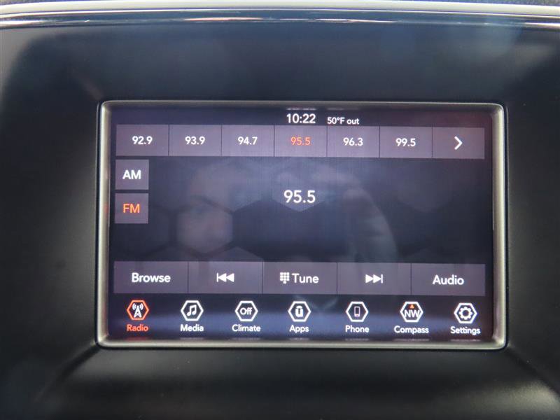 Used 2019 Jeep Grand Cherokee Laredo image 24