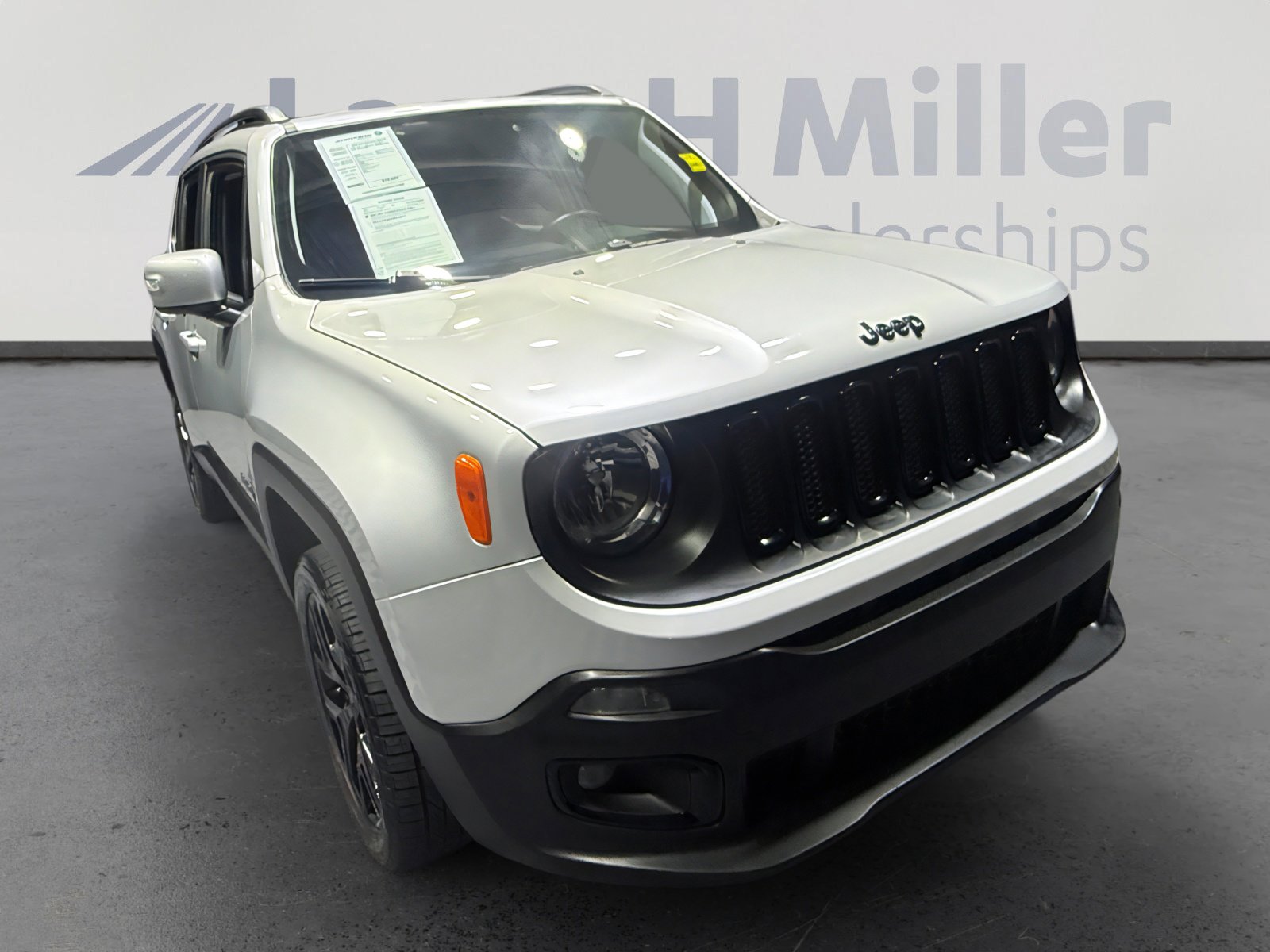 Used 2018 Jeep Renegade Altitude AWD/4WD image 7