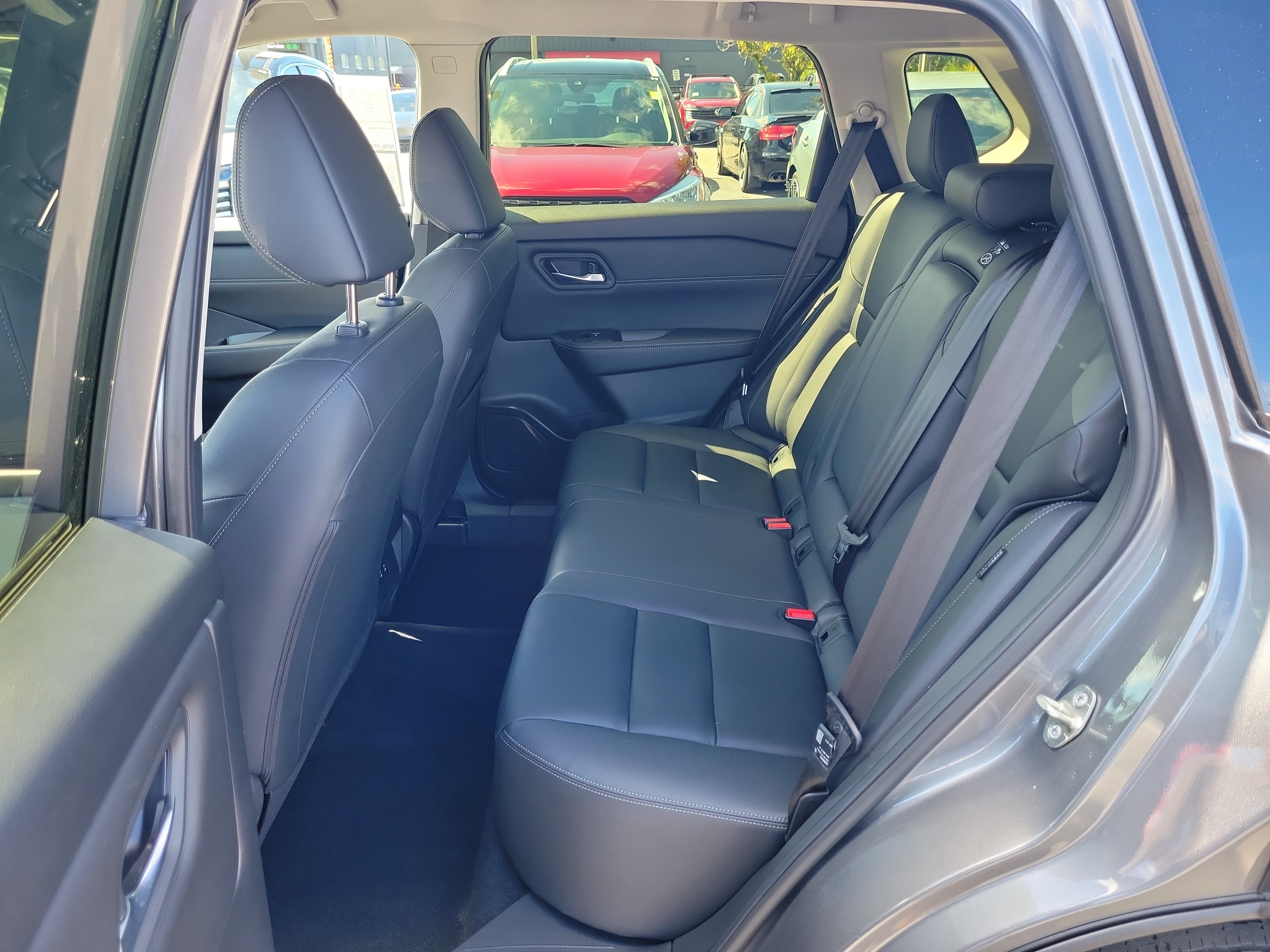 Certified 2025 Nissan Rogue SL FWD image 15