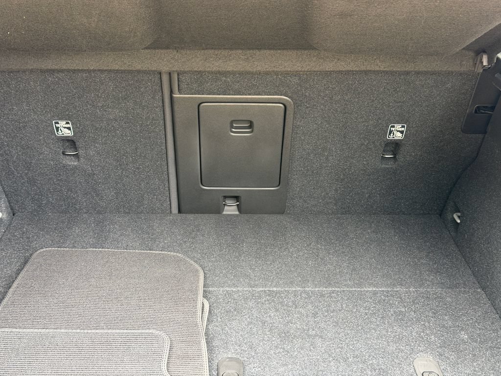 Certified 2023 Volvo C40 P8 Recharge Plus AWD/4WD image 27