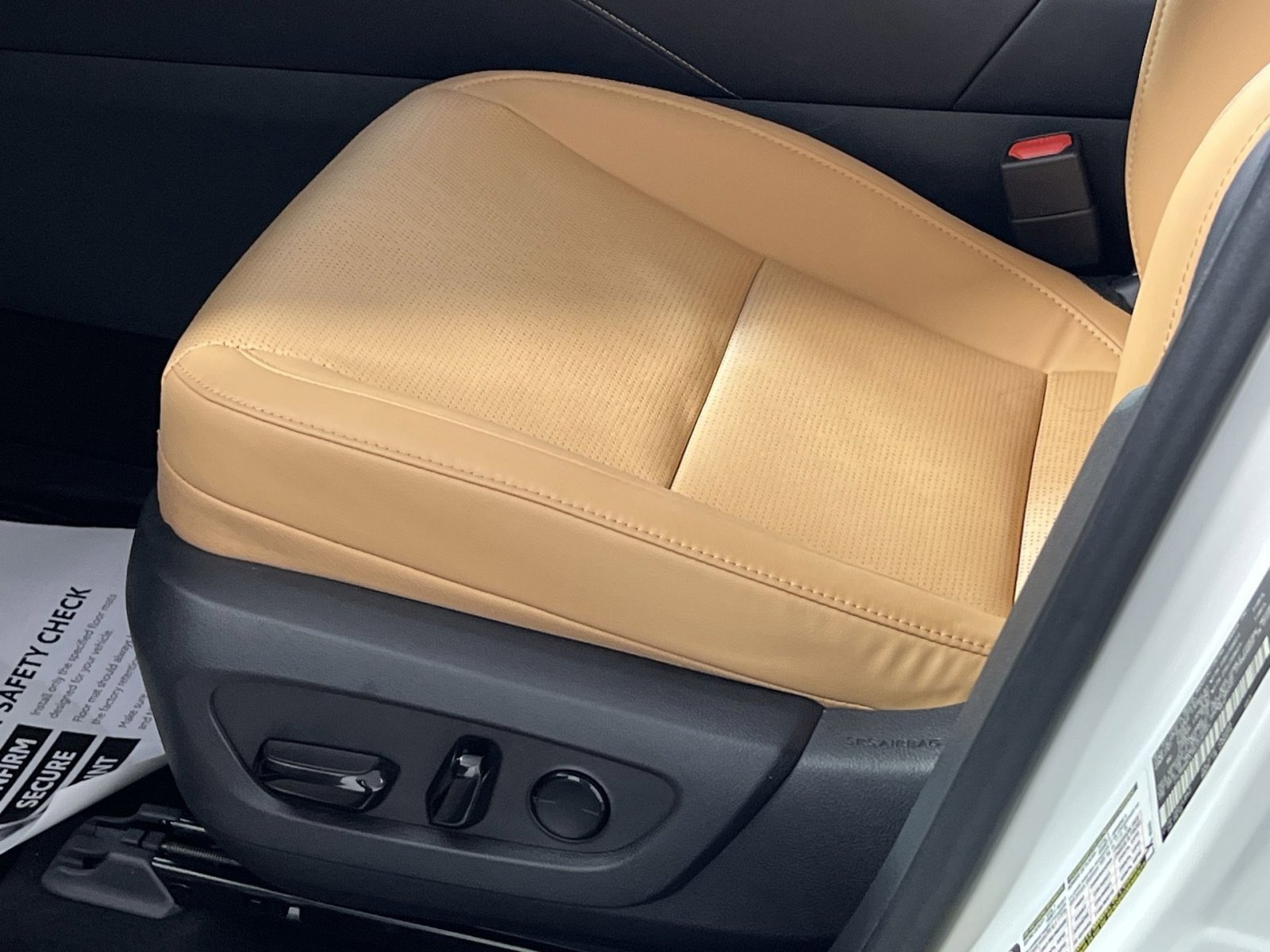 Used 2024 Lexus RX 350 w/ Convenience Package image 14