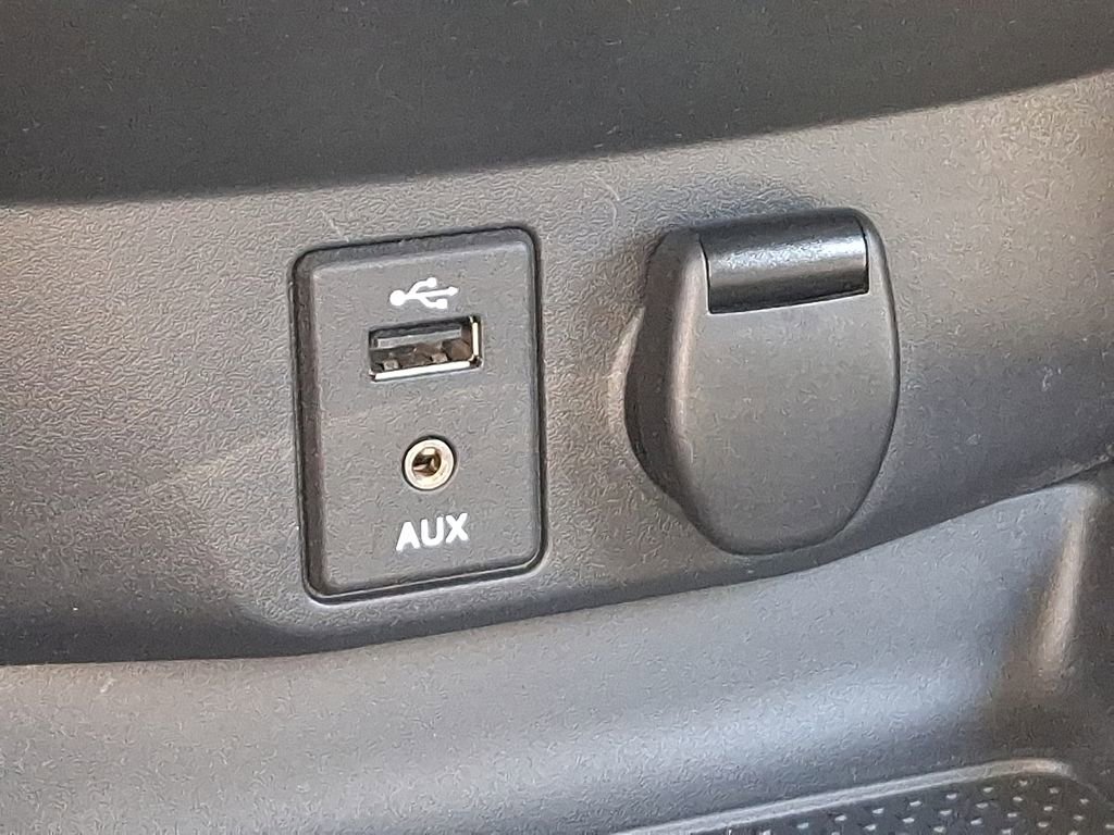 Used 2016 Nissan Rogue SV AWD/4WD image 25
