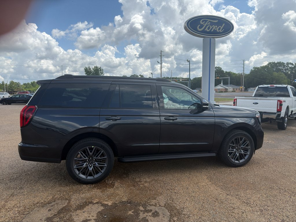 New 2026 Ford Expedition Platinum w/ Stealth Appearance Package AWD/4WD image 6