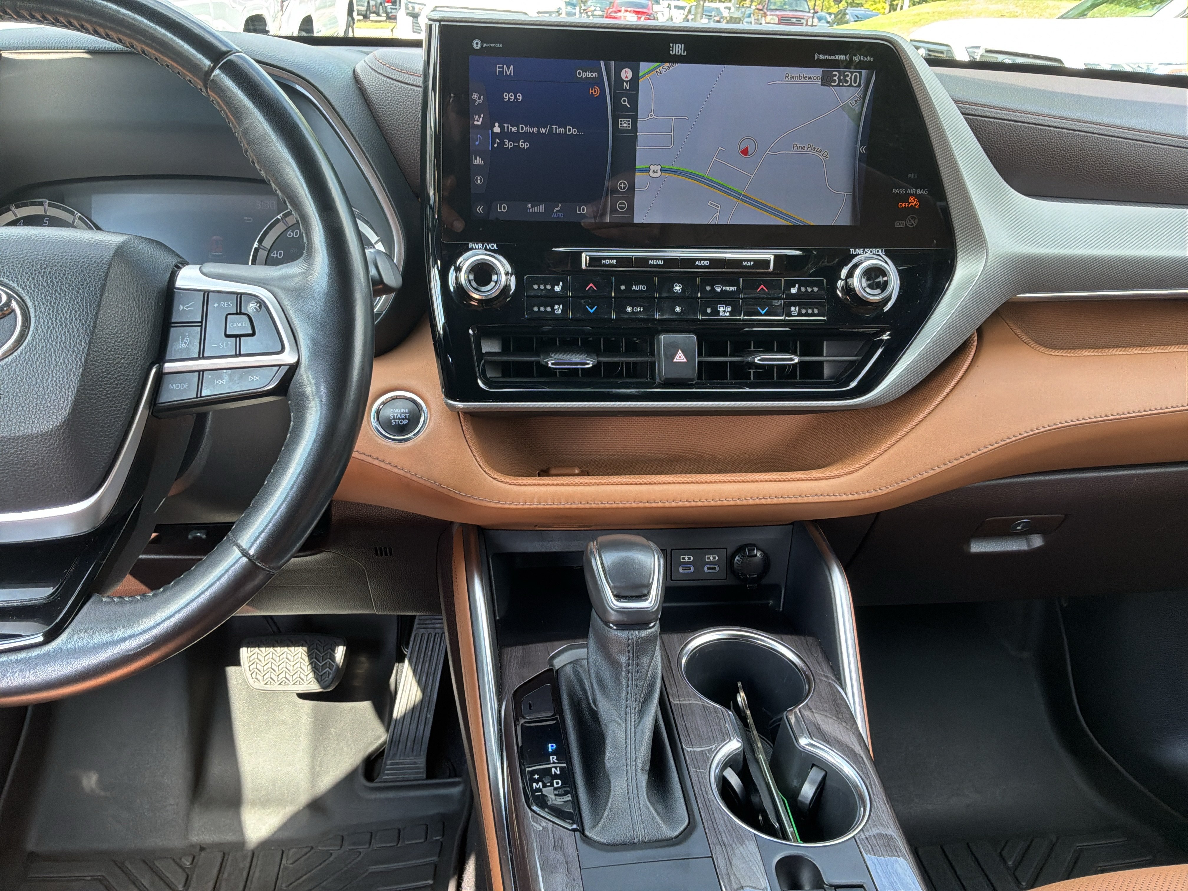 Used 2022 Toyota Highlander Platinum FWD image 30