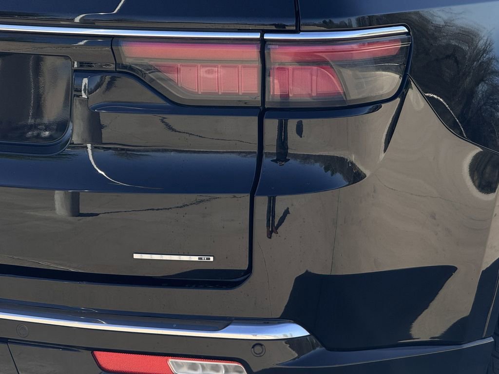 Used 2024 Jeep Wagoneer Series II w/ Flexible Seating Group image 10