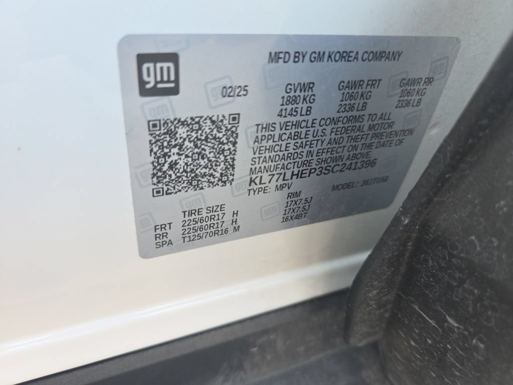 Used 2025 Chevrolet Trax LT w/ LT Convenience Package FWD image 2