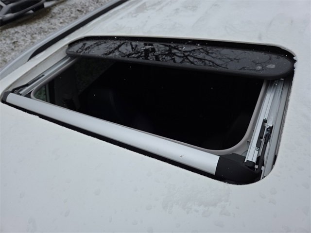 Used 2024 Kia Seltos EX image 3