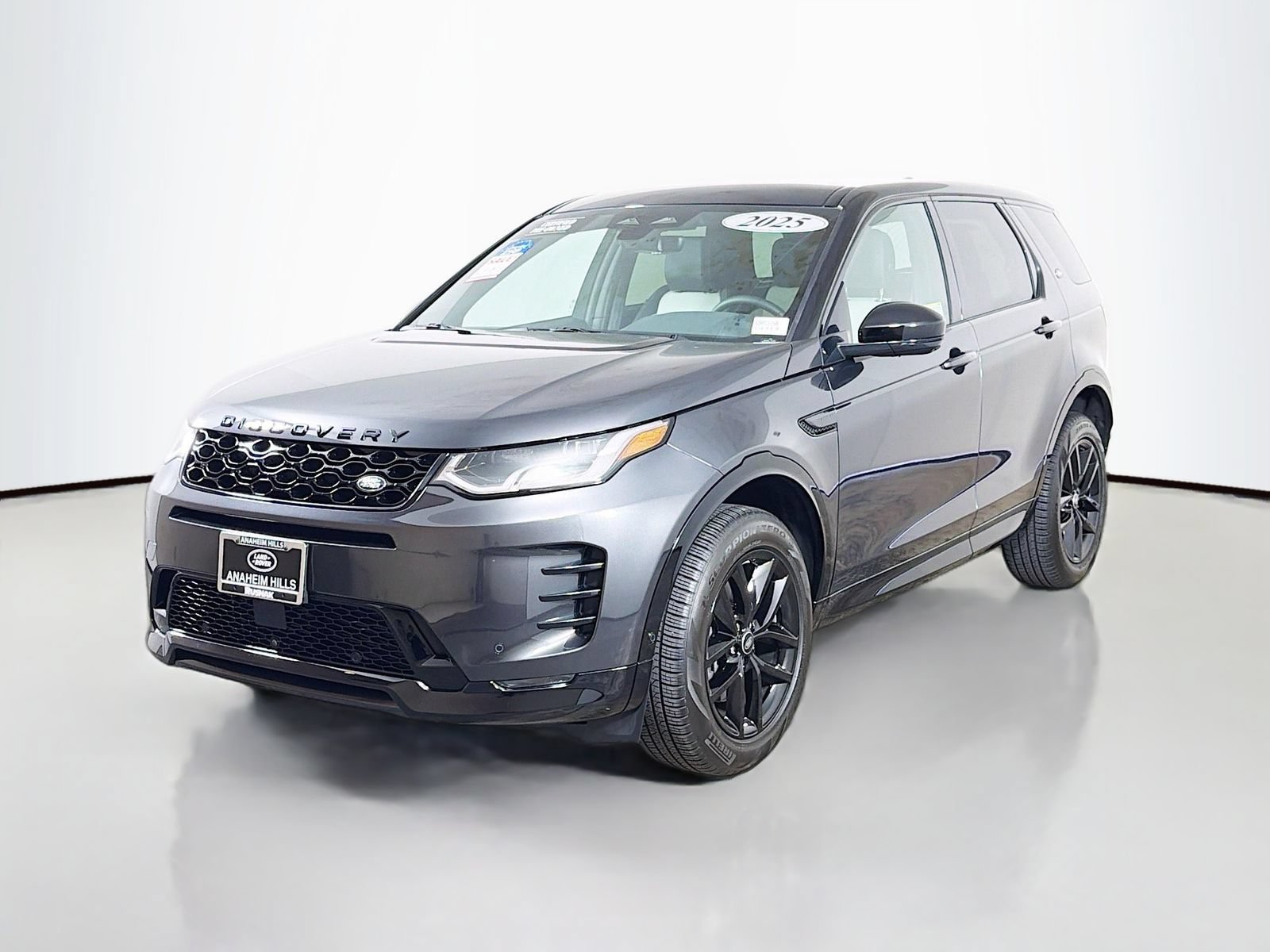 Certified 2025 Land Rover Discovery Sport Dynamic SE AWD/4WD image 1