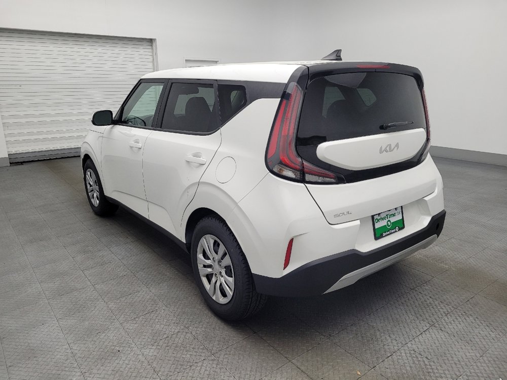 Used 2023 Kia Soul LX FWD image 5