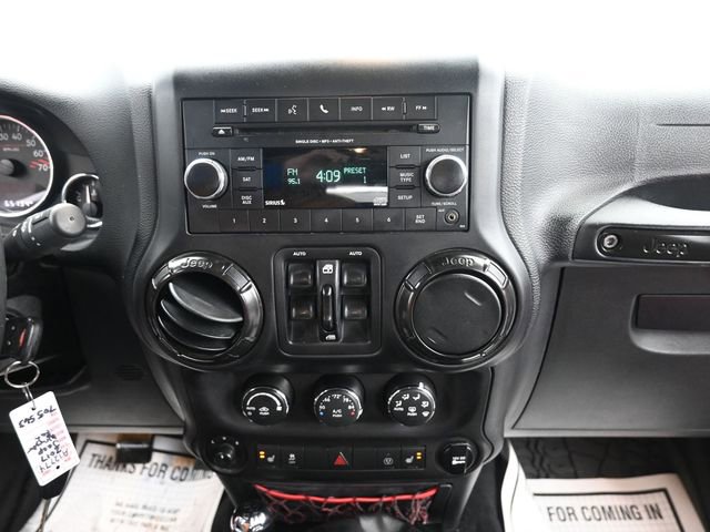 Used 2017 Jeep Wrangler Unlimited Rubicon image 15