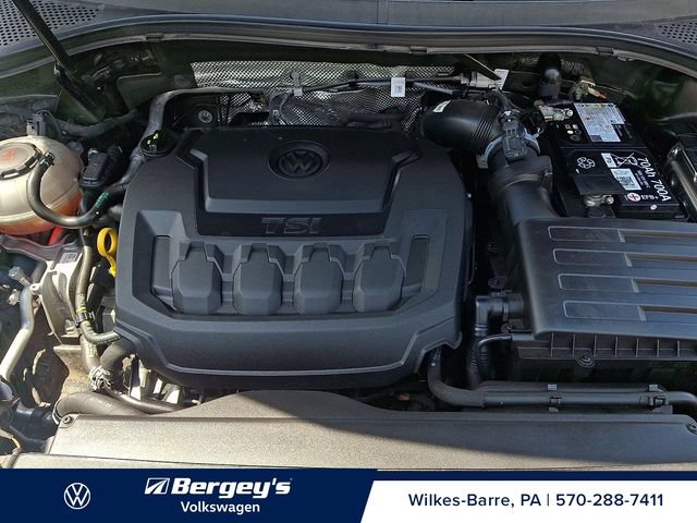 Certified 2024 Volkswagen Tiguan SEL R-Line AWD/4WD image 30