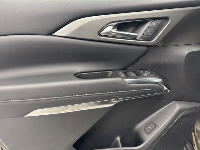 Used 2024 Chevrolet Traverse LT w/ Trailering Package image 9