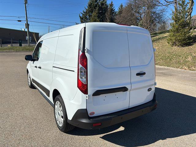 Used 2023 Ford Transit Connect XLT image 2