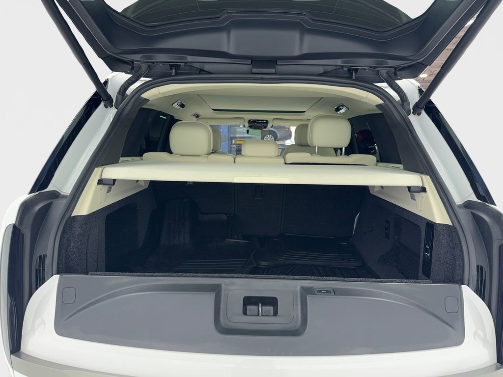 Used 2023 Land Rover Range Rover SE image 13