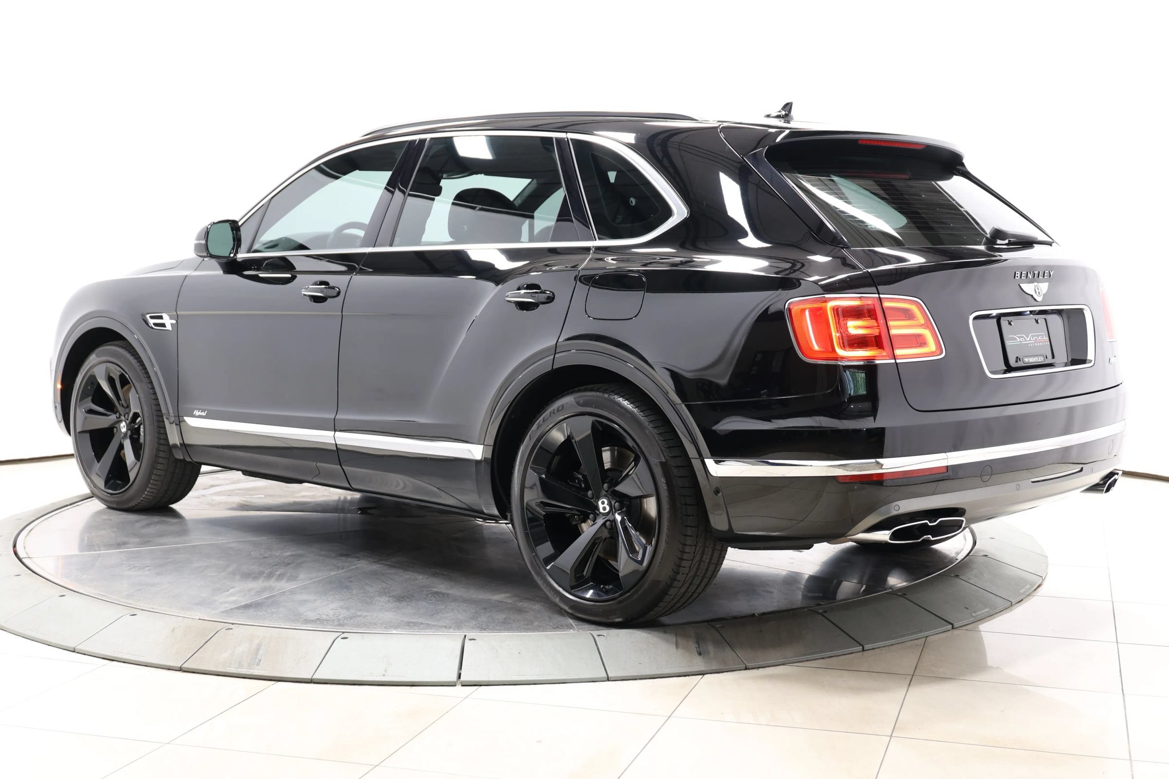 Used 2020 Bentley Bentayga Plug-In Hybrid AWD/4WD image 68