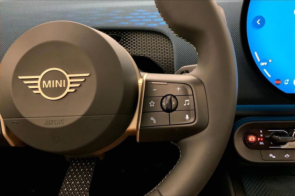 Used 2025 MINI Cooper Countryman S w/ Comfort Package Max image 19