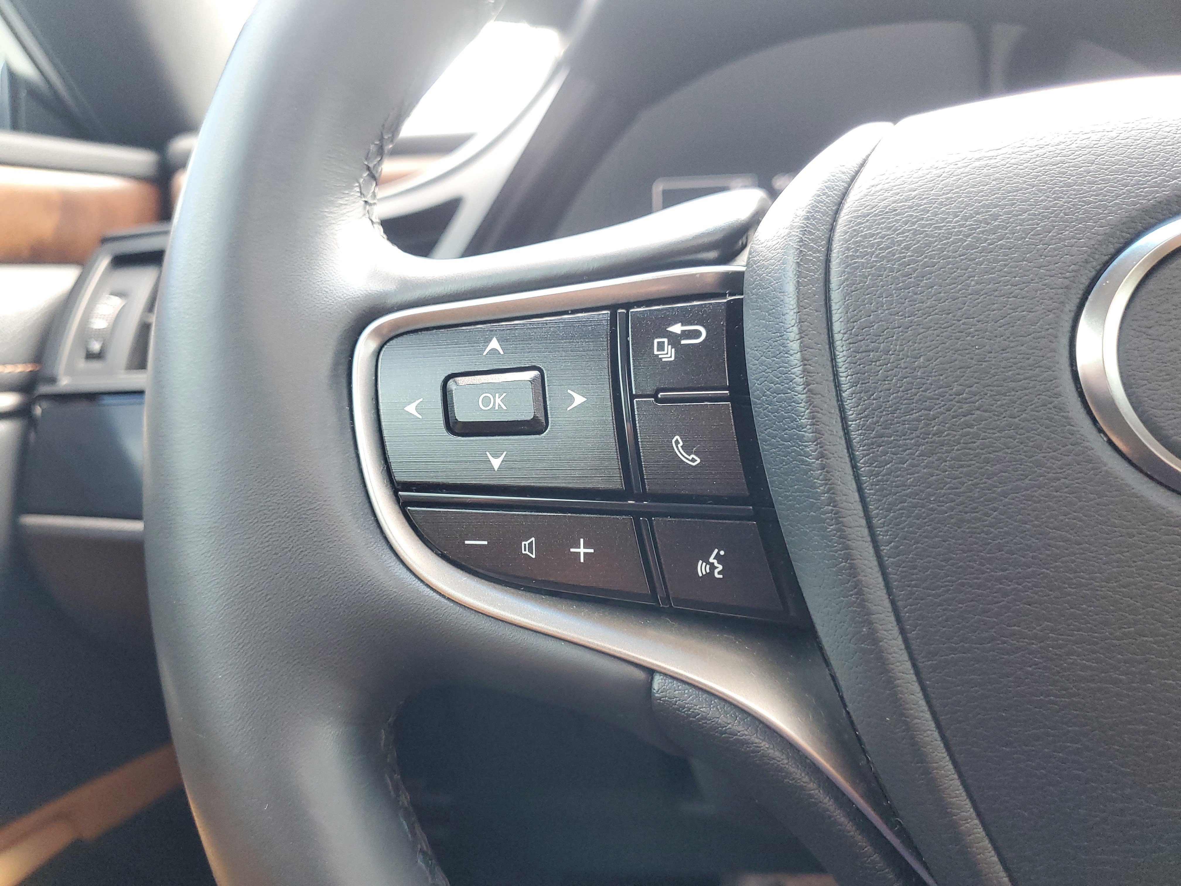 Used 2025 Lexus ES 350 w/ Premium Package FWD image 26