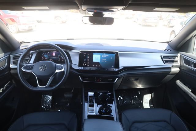 Used 2025 Volkswagen Atlas Cross Sport SE image 10