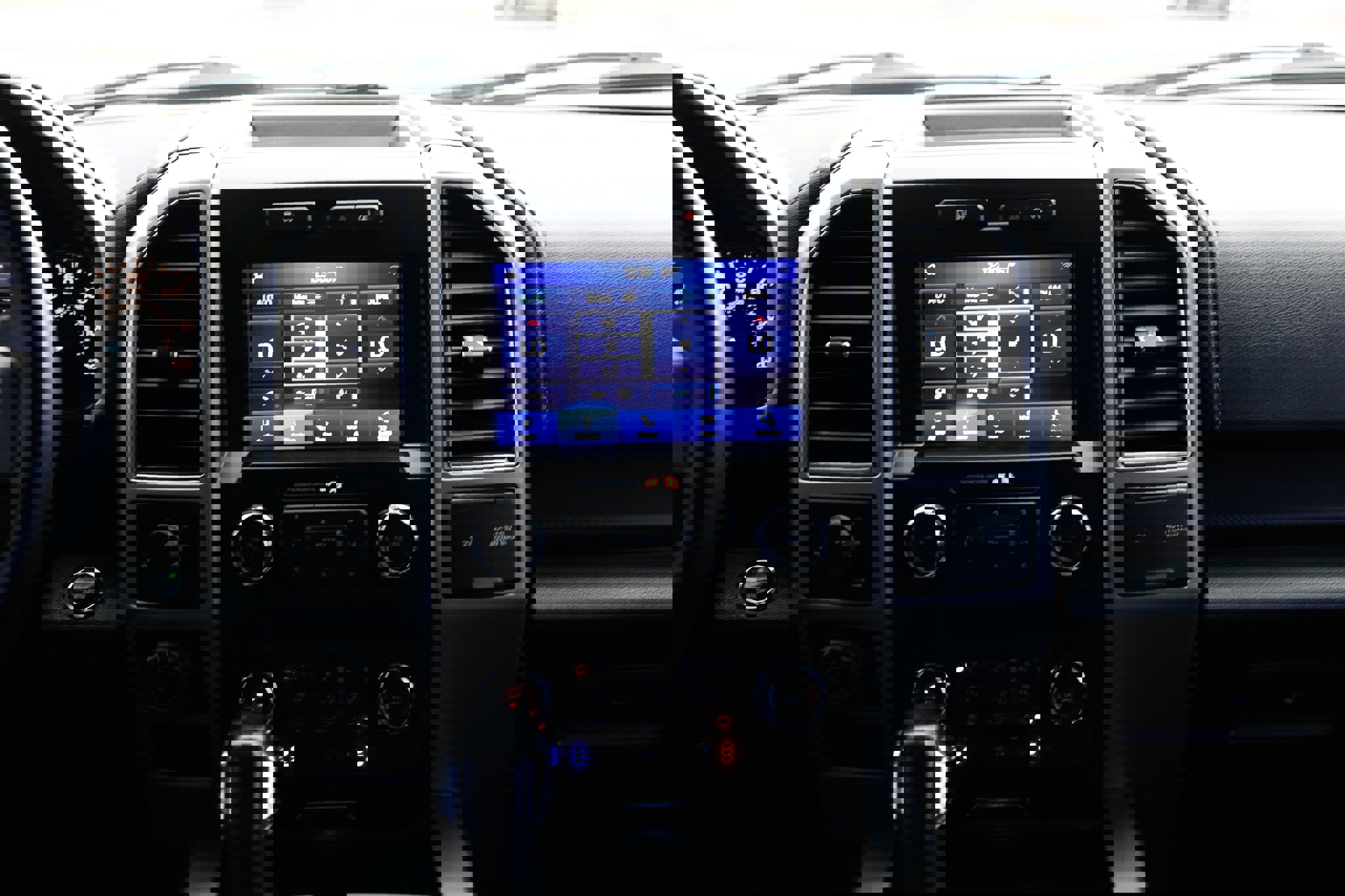 Used 2019 Ford F150 Lariat image 40