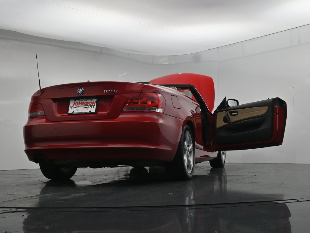 Used 2012 BMW 128i Convertible RWD image 41