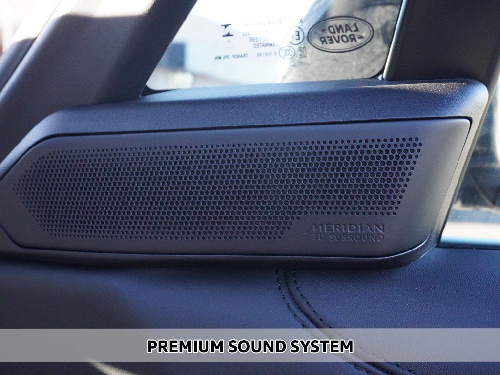 Used 2025 Land Rover Range Rover SE image 4