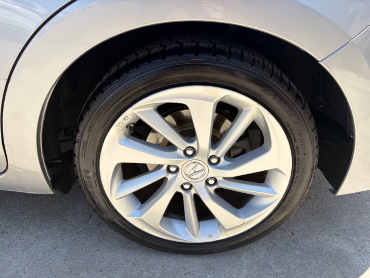 Used 2017 Acura ILX FWD image 17