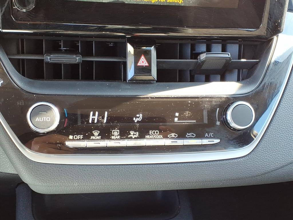 Used 2024 Toyota Corolla LE FWD image 18