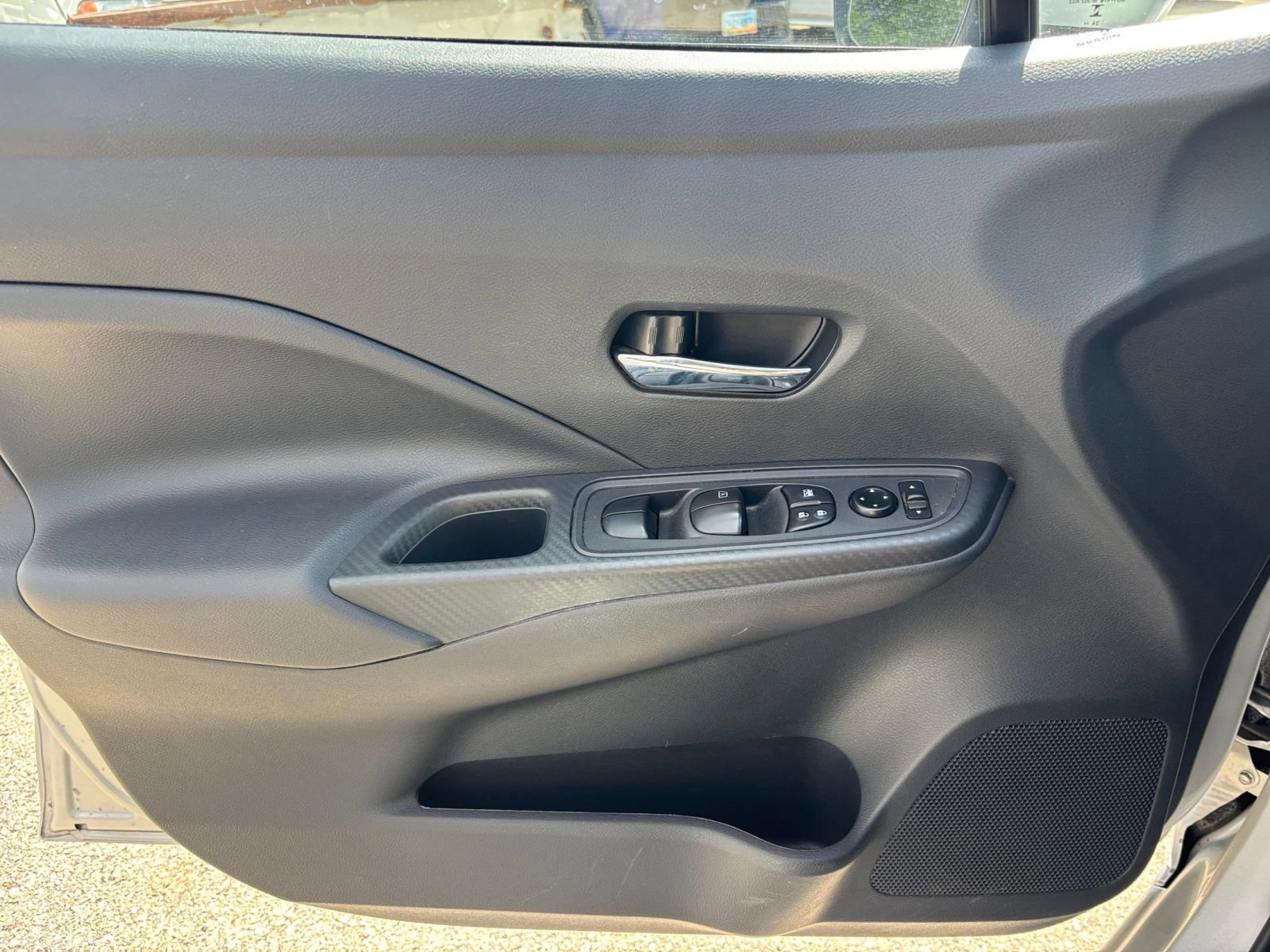 Used 2025 Nissan Versa SV FWD image 18