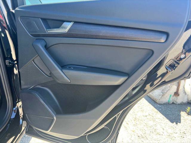 Used 2024 Audi Q5 2.0T Premium w/ Convenience Package image 13