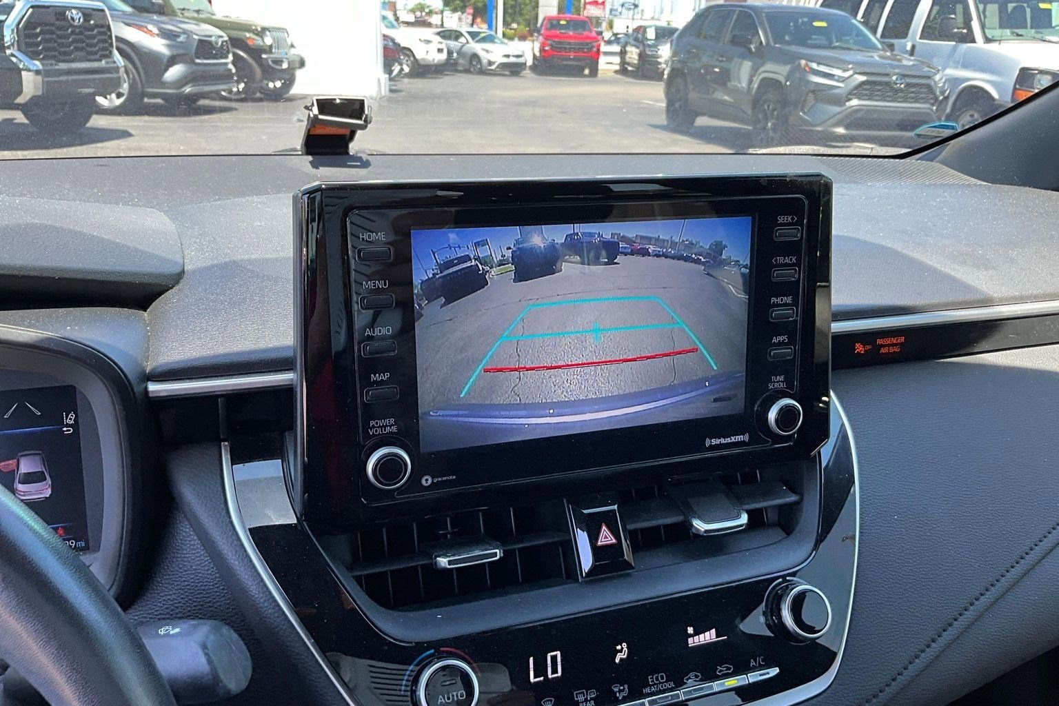 Used 2022 Toyota Corolla SE FWD image 13