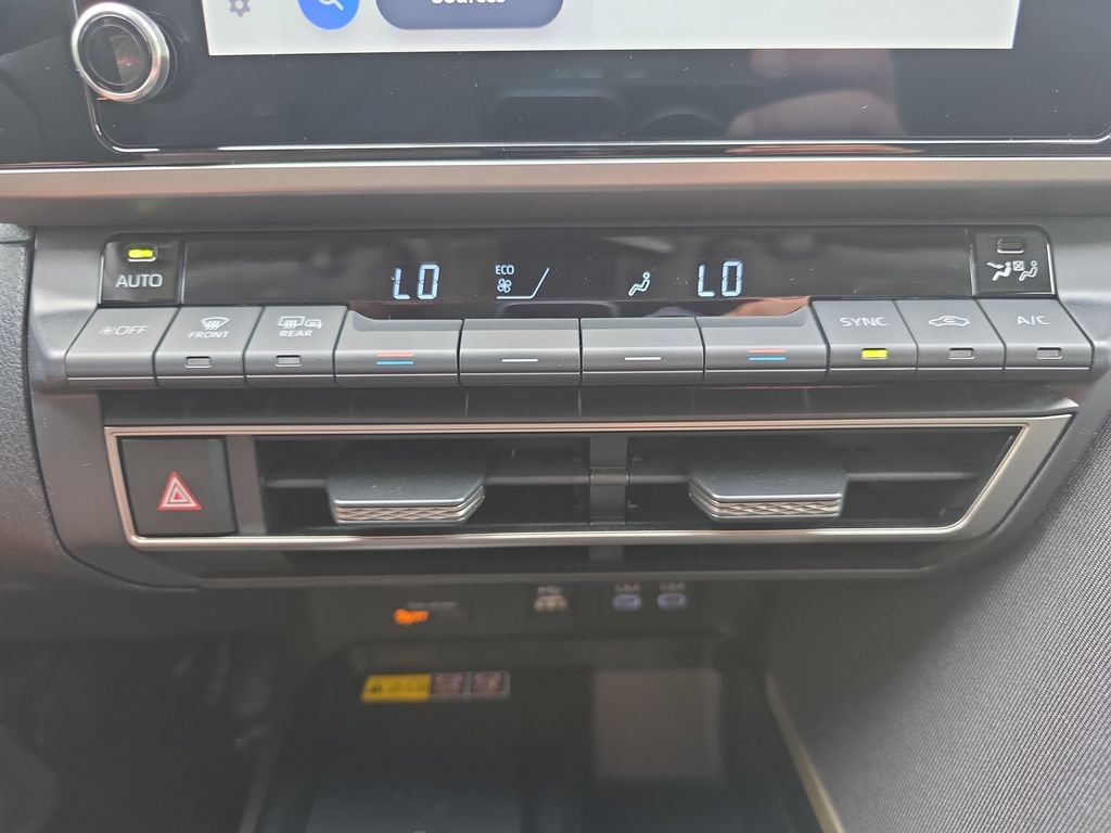 Used 2026 Toyota Camry LE FWD image 28