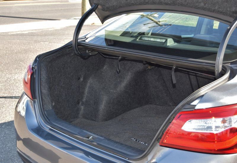 Used 2018 Nissan Altima 2.5 SV image 11