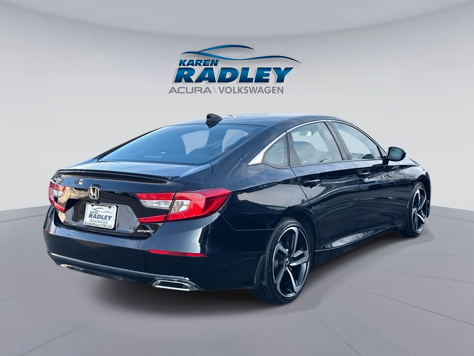 Used 2022 Honda Accord Sport image 2