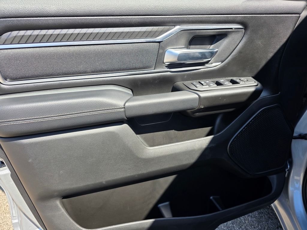 New 2026 RAM 1500 4x4 Crew Cab image 8