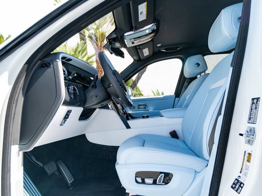 New 2027 Rolls-Royce Cullinan Black Badge AWD/4WD image 24