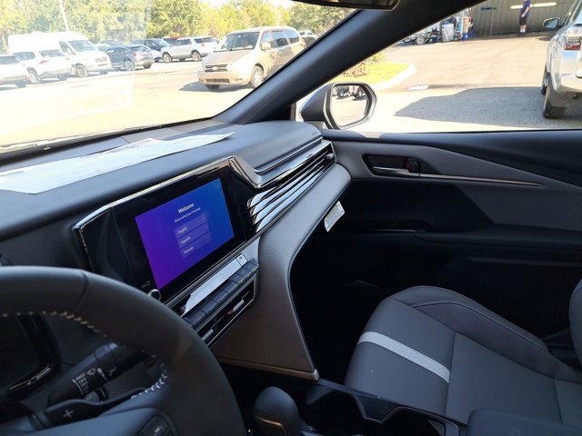 Used 2026 Toyota Camry SE image 2