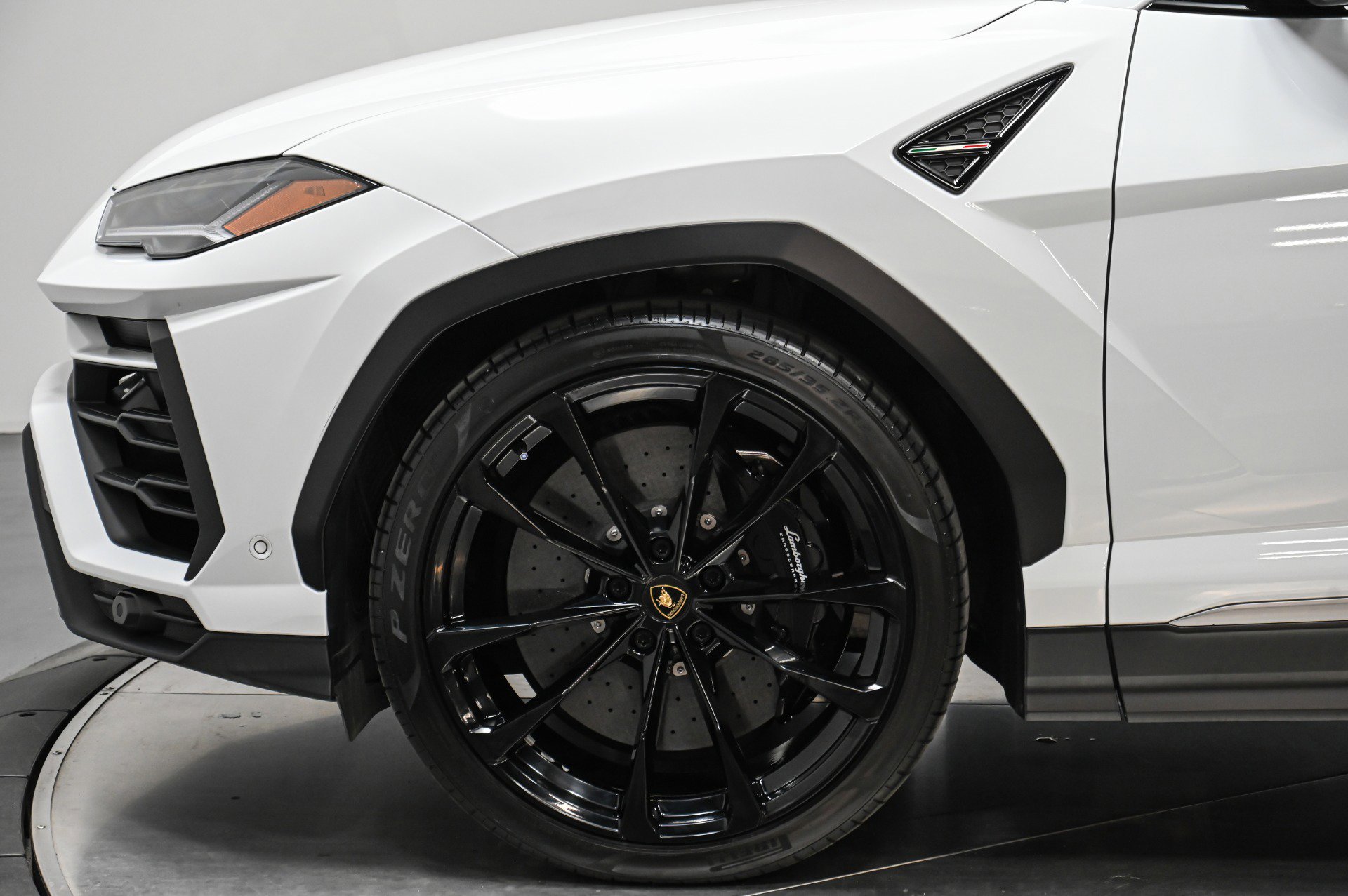 Used 2020 Lamborghini Urus image 68