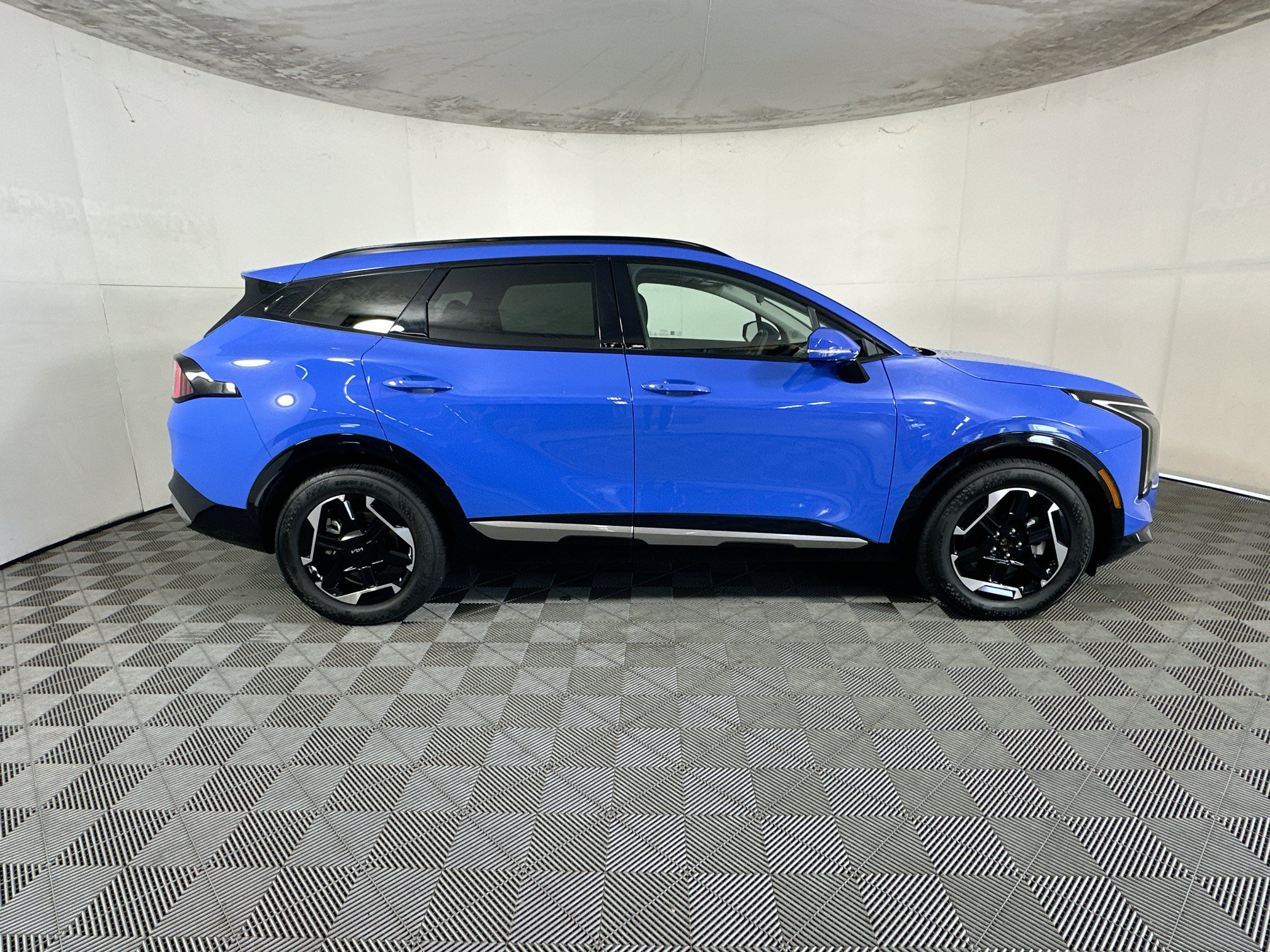 Used 2026 Kia Sportage SX FWD image 2
