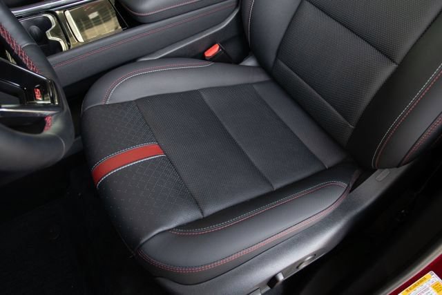 Used 2024 Chevrolet Traverse RS w/ LPO, Floor Liner Package AWD/4WD image 31