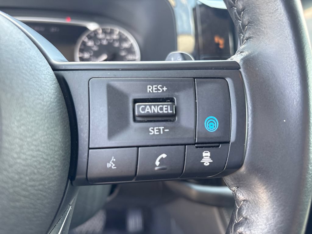 Used 2025 Nissan Pathfinder SV FWD image 13