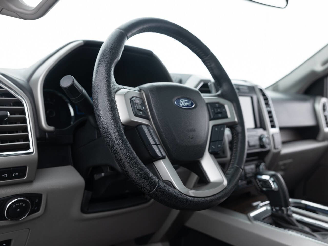 Used 2016 Ford F150 Lariat AWD/4WD image 27