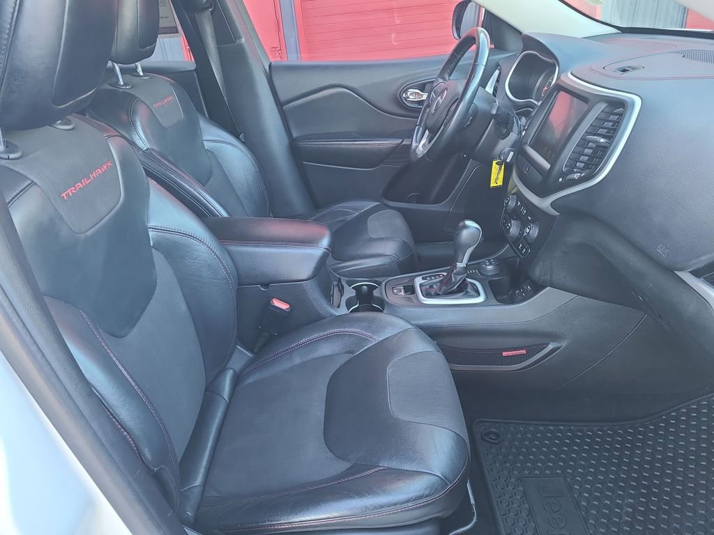 Used 2015 Jeep Cherokee Trailhawk image 40