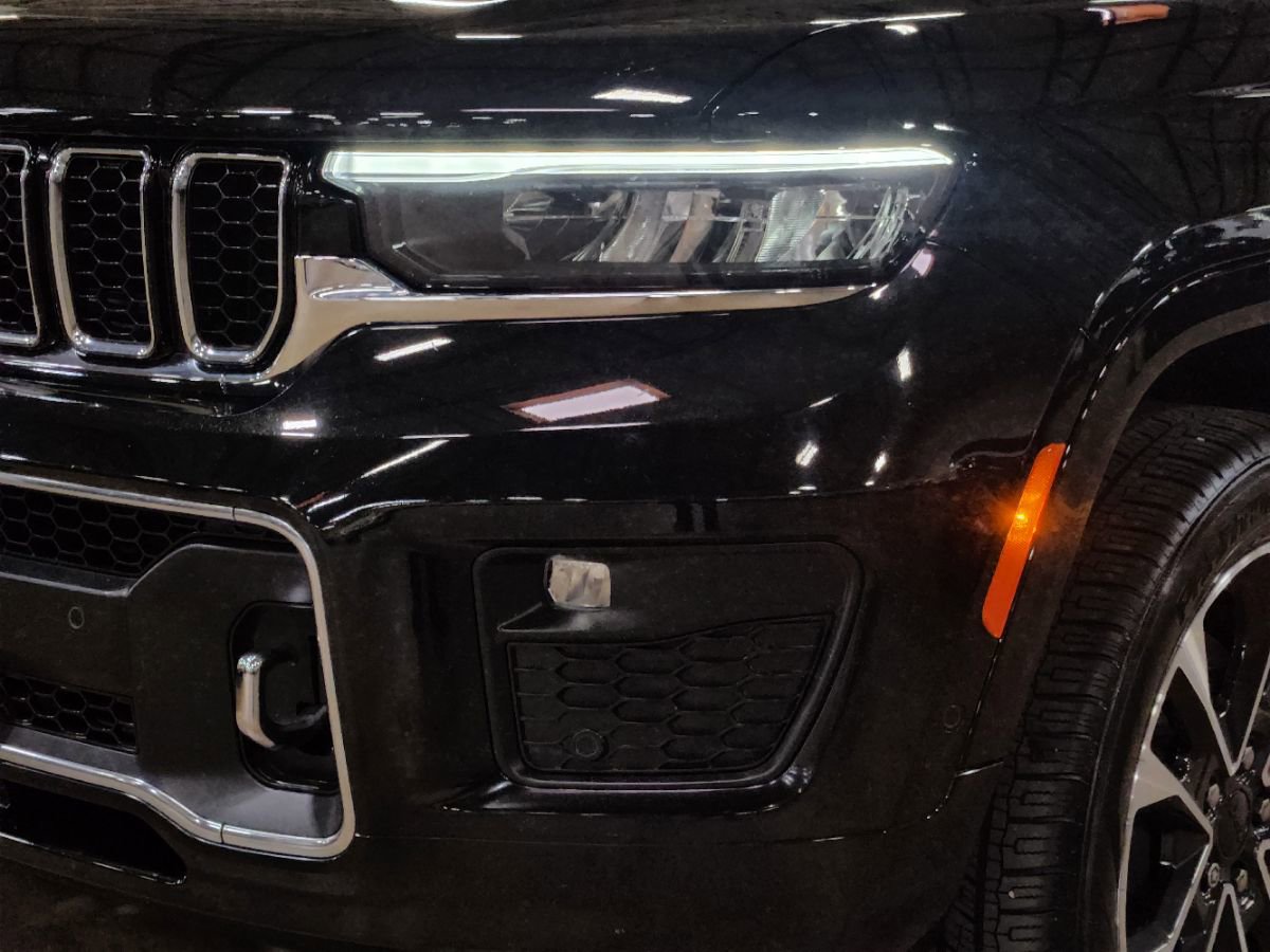 Used 2021 Jeep Grand Cherokee L Overland w/ Luxury Tech Group IV AWD/4WD image 16