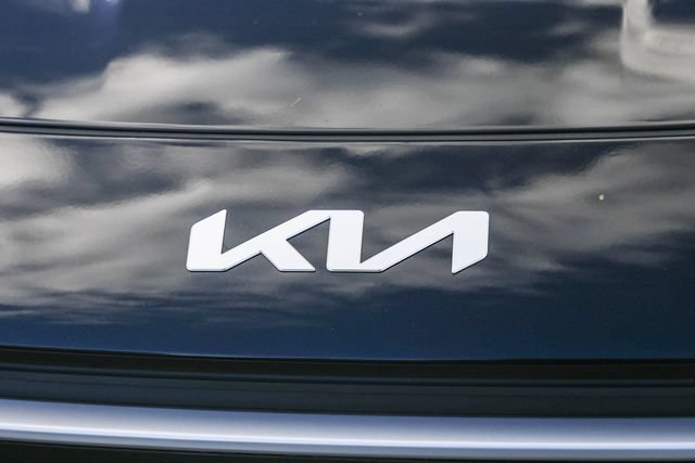 New 2026 Kia Niro EX FWD image 13